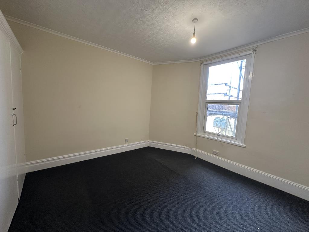 Lot: 116 - ONE-BEDROOM FLAT FOR INVESTMENT - Bedroom